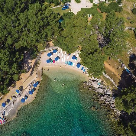 Lovely Apartment In Veli Losinj With Kitchen Ngoại thất bức ảnh