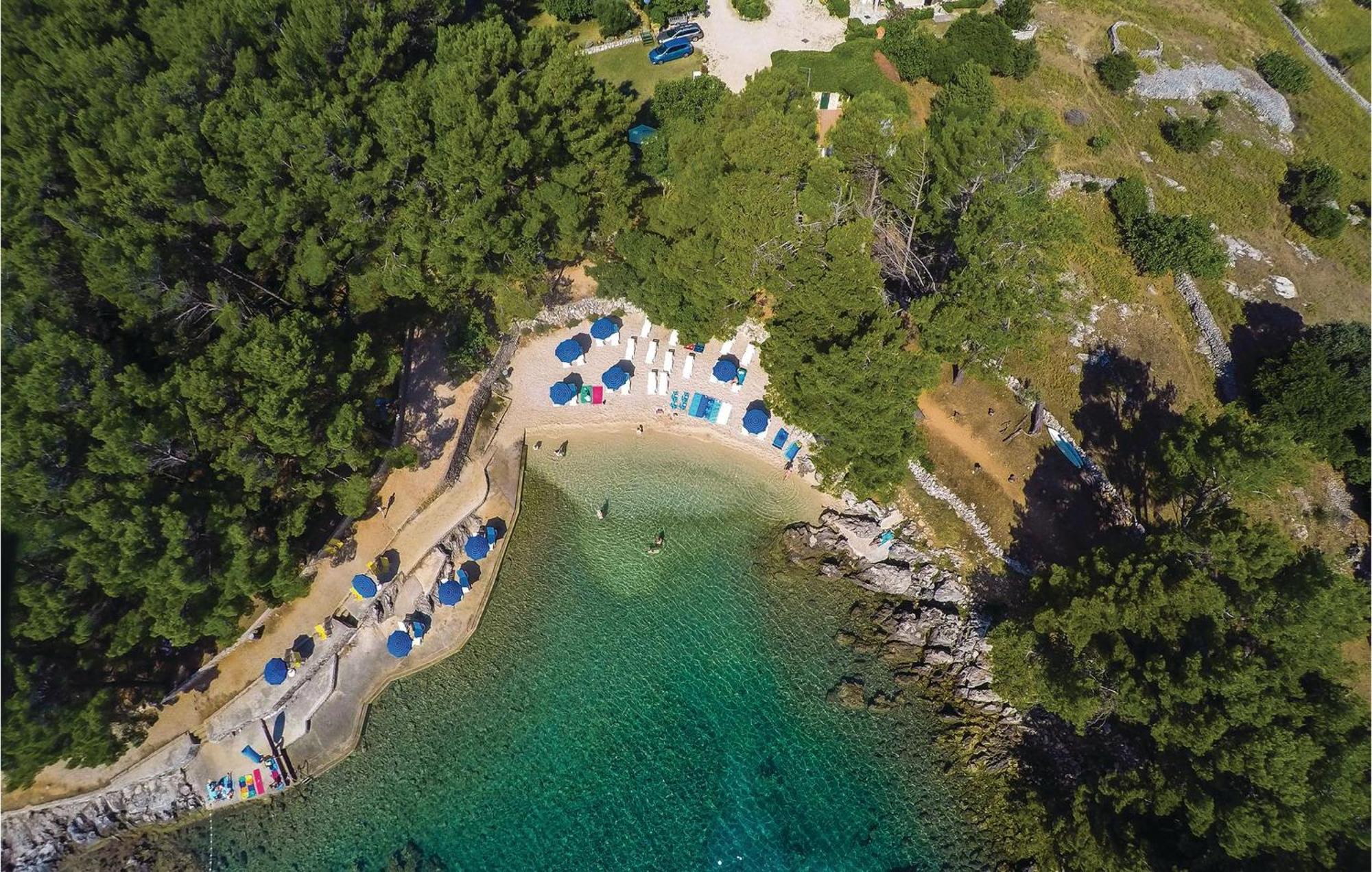Lovely Apartment In Veli Losinj With Kitchen Ngoại thất bức ảnh