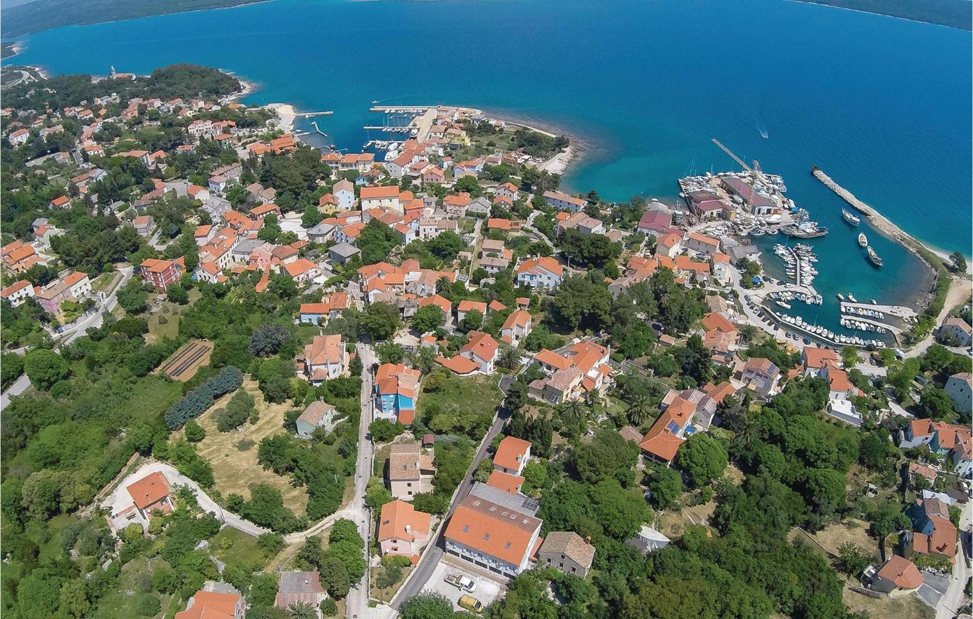 Lovely Apartment In Veli Losinj With Kitchen Ngoại thất bức ảnh