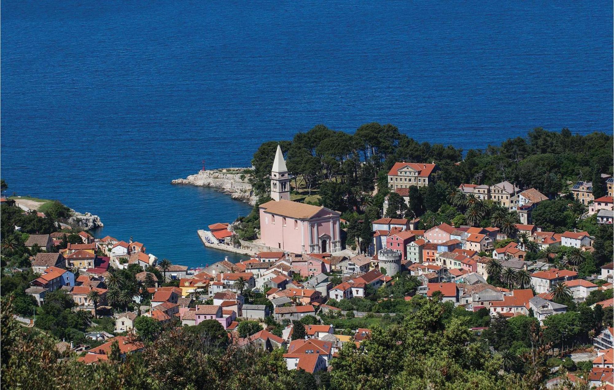 Lovely Apartment In Veli Losinj With Kitchen Ngoại thất bức ảnh